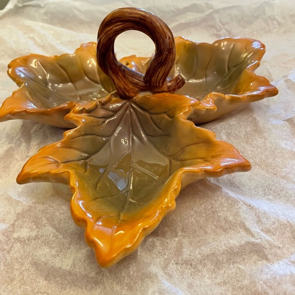 Three Leaf Decorative Bowl - Picture 3 of 4